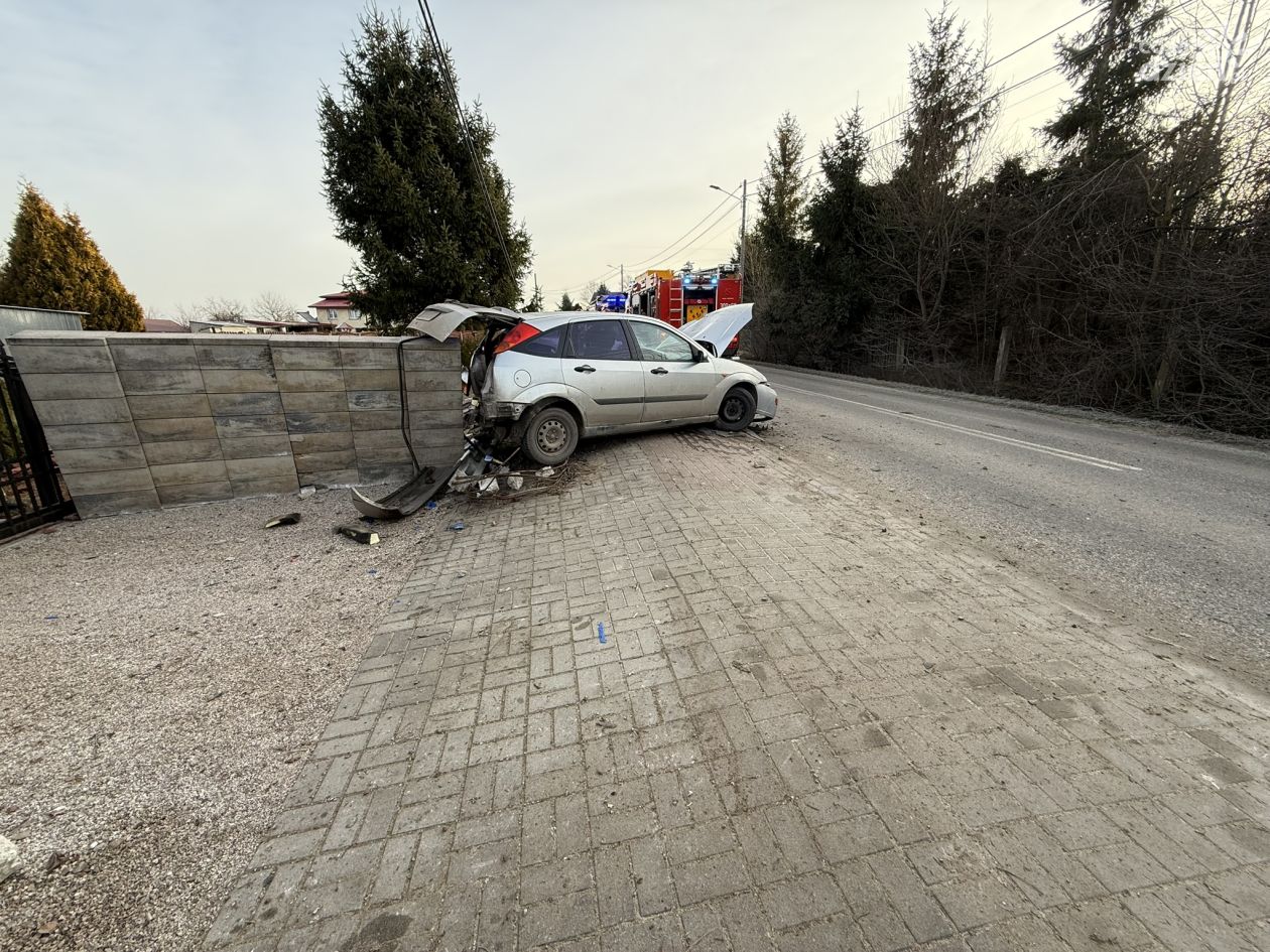 Nieszczęśliwy wypadek w Rykoszynie: 42-latek trafił do szpitala